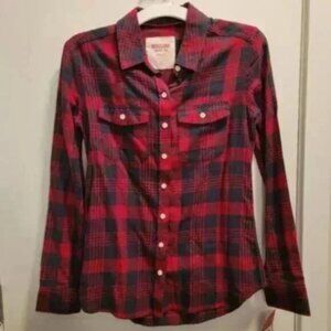 Button Up Plaid Shirt Size Small NWT